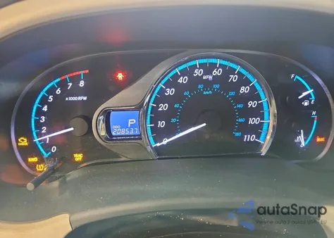 2013 Toyota Sienna Xle z USA, uszkodzony, nr VIN 5TDDK3DC7DS053752